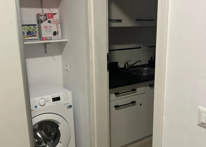 Stylish With Balcony At Exigent Plaza - 04 Apartament