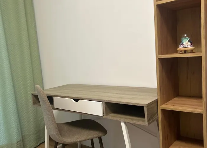 Stylish With Balcony At Exigent Plaza - 04 *