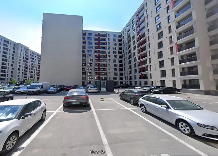 Stylish With Balcony At Exigent Plaza - 04