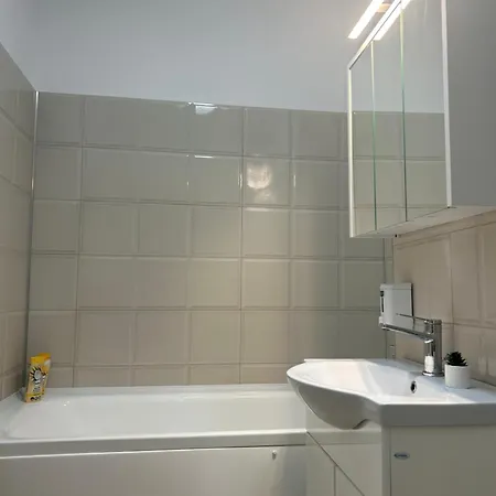 Stylish With Balcony At Exigent Plaza - 04