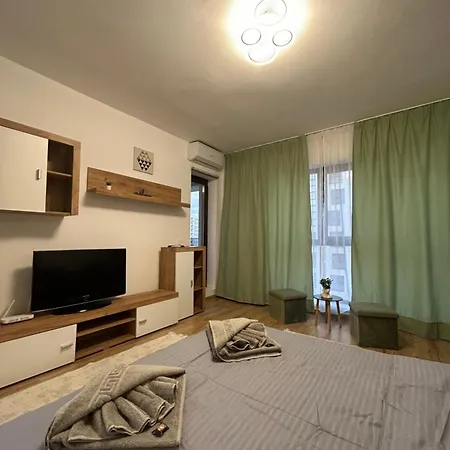 Stylish With Balcony At Exigent Plaza - 04 * 布加勒斯特